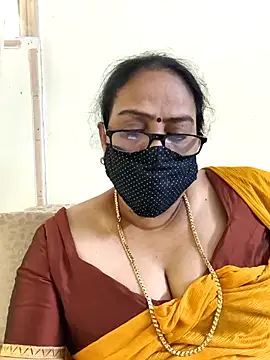 Snapshot of heera-rani chatting on 20, 5, 2026 heera-rani online show from 20, 5, 2026