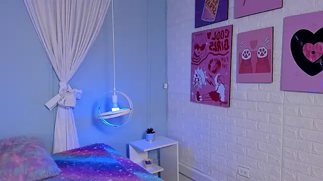 Hannahpage online show from 10, 11, 2025