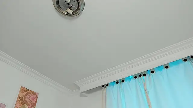 canelleGarces online show from 9, 2, 2026