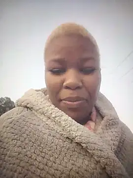 Seductive Yellow Titties online show from 11, 9, 2025