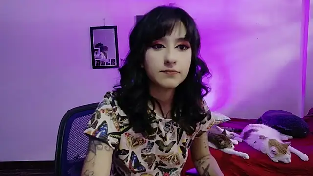 Snapshot of atenea_dragon__ chatting on 4, 4, 2026 atenea dragon online show from 4, 4, 2026