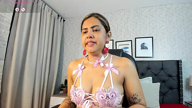 Snapshot of scarletbaker_ chatting on 1, 4, 2026 scarletbaker online show from 1, 4, 2026