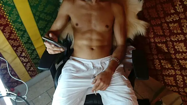 Snapshot of JUSTFORRICH chatting on 16, 4, 2026 JUSTFORRICH online show from 16, 4, 2026