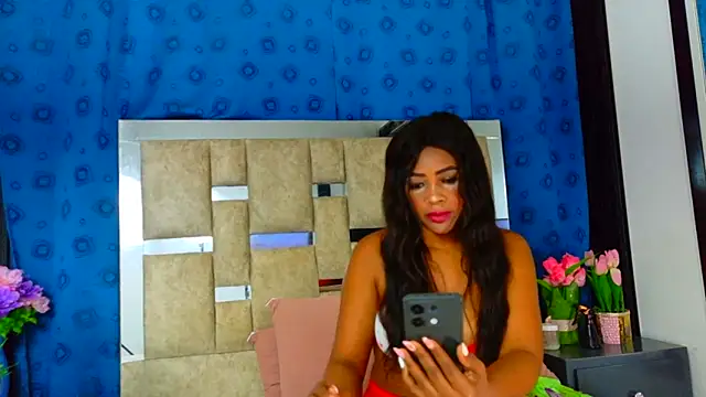 Snapshot of PerlaZultana chatting on 13, 12, 2025 PerlaZultana online show from 13, 12, 2025