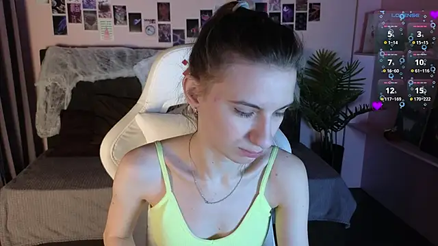 Snapshot of kaleriyaa_ chatting on 2, 11, 2025 kaleriyaa online show from 2, 11, 2025