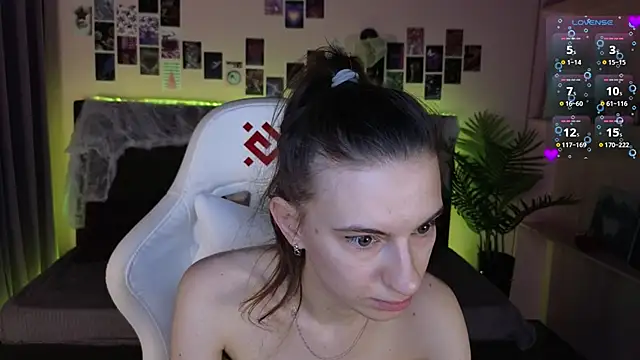 Snapshot of kaleriyaa_ chatting on 4, 11, 2025 kaleriyaa online show from 4, 11, 2025