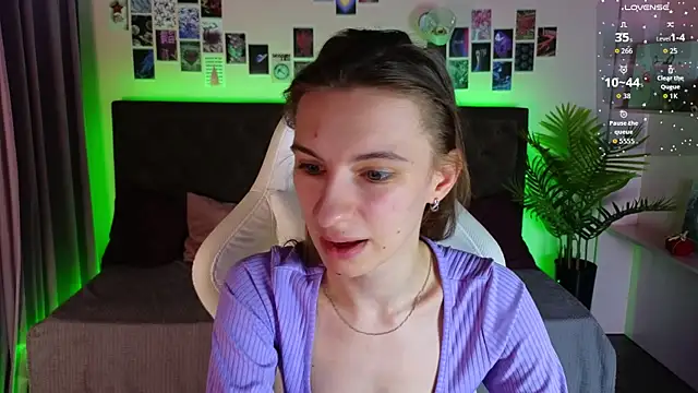 Snapshot of kaleriyaa_ chatting on 21, 11, 2025 kaleriyaa online show from 21, 11, 2025