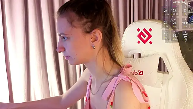 Snapshot of kaleriyaa_ chatting on 7, 3, 2026 kaleriyaa online show from 7, 3, 2026