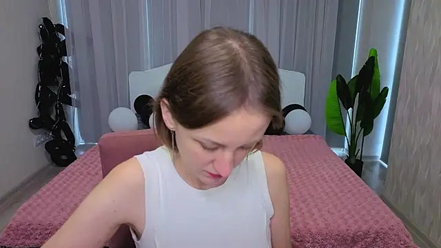 LuluChiiii online show from 8, 11, 2025