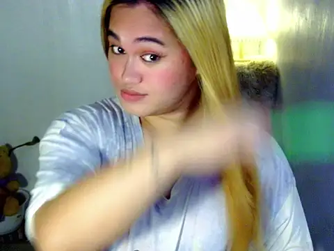 Snapshot of Annierose_ts chatting on 4, 4, 2026 Annierose ts online show from 4, 4, 2026