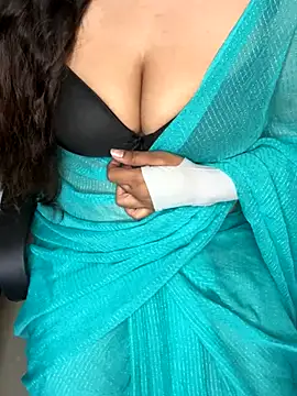 Snapshot of linishal chatting on 7, 10, 2025 linishal online show from 7, 10, 2025