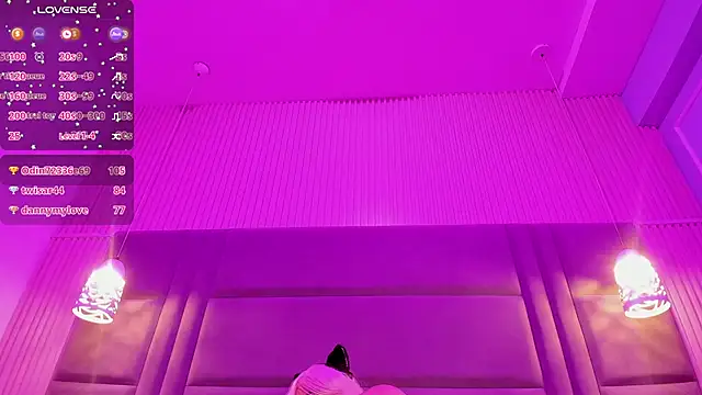 Snapshot of SamanthaaReed chatting on 24, 10, 2025 SamanthaaReed online show from 24, 10, 2025