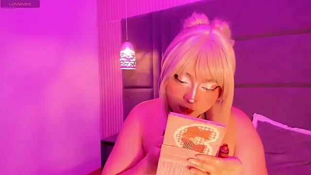 Snapshot of SamanthaaReed chatting on 30, 10, 2025 SamanthaaReed online show from 30, 10, 2025