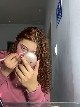 Snapshot of SamanthaaReed chatting on 18, 11, 2025 SamanthaaReed online show from 18, 11, 2025