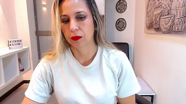 Snapshot of DianaPearls chatting on 23, 2, 2026 DianaPearls online show from 23, 2, 2026