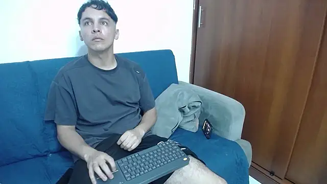 Snapshot of Andres_69_Fantasy chatting on 21, 6, 2026 Andres 69 Fantasy online show from 21, 6, 2026