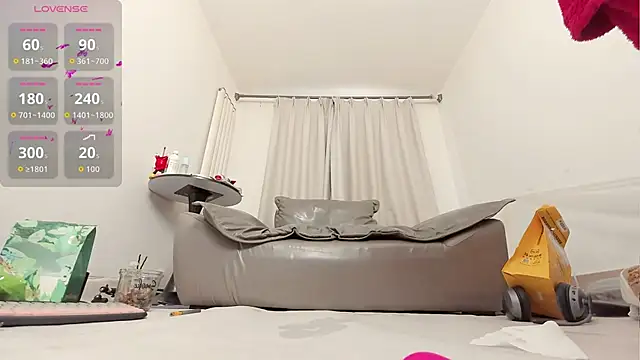 fox-yiyi online show from 18, 10, 2025