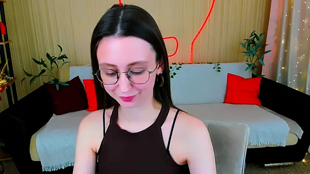 Snapshot of YourLovellyStory chatting on 25, 4, 2026 YourLovellyStory online show from 25, 4, 2026