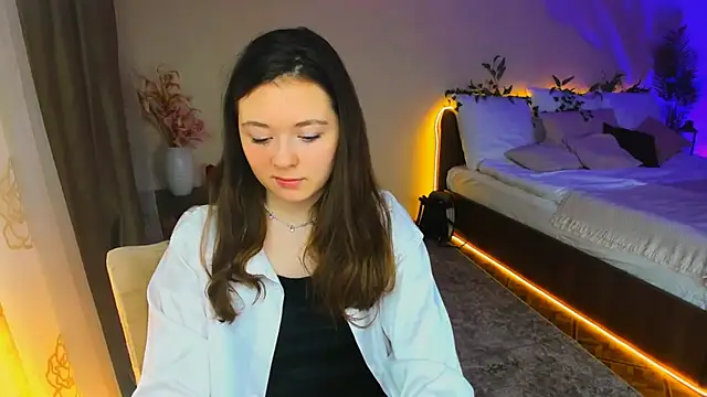 AlluringLookk online show from 8, 11, 2025