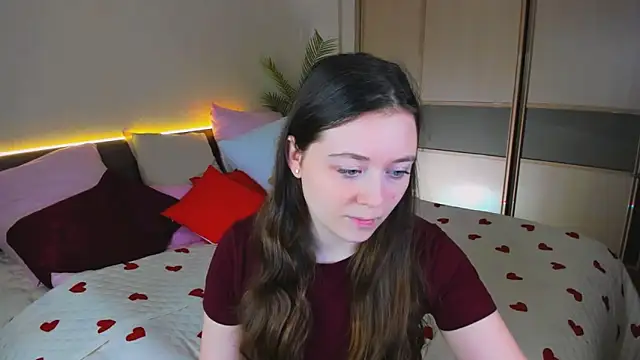 AlluringLookk online show from 16, 3, 2026