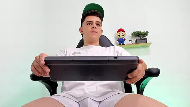 Snapshot of Mikecooper chatting on 5, 11, 2025 Mikecooper online show from 5, 11, 2025