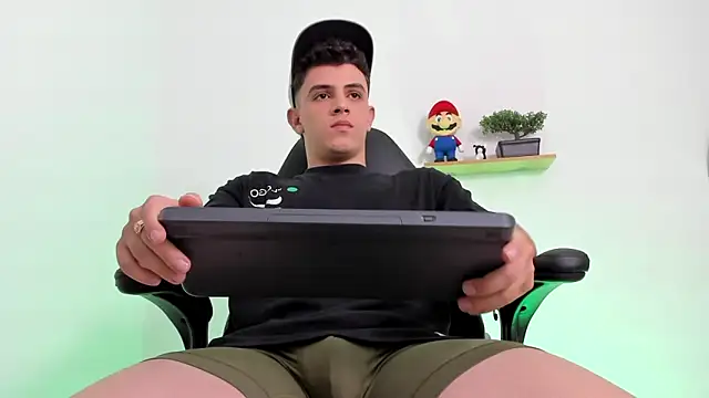 Snapshot of Mikecooper chatting on 6, 11, 2025 Mikecooper online show from 6, 11, 2025