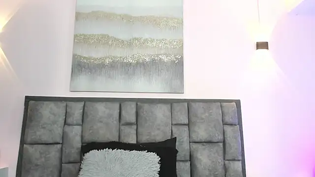 CrisstalStwart online show from 1, 12, 2025