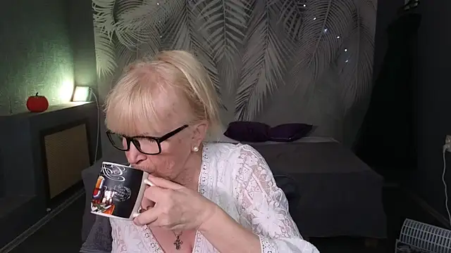 Snapshot of Sabina_Ros chatting on 15, 11, 2025 Sabina Ros online show from 15, 11, 2025