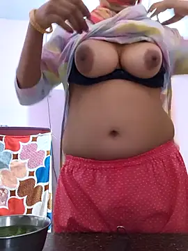 Snapshot of Love-pari077 chatting on 17, 10, 2025 Love-pari077 online show from 17, 10, 2025