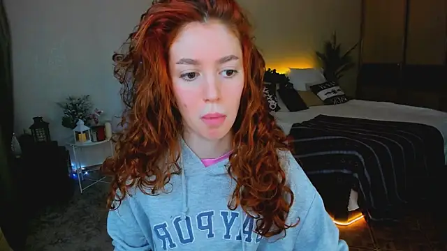 ChristinaConteeree online show from 20, 12, 2025