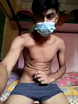 Snapshot of broken2005 chatting on 12, 3, 2026 broken2005 online show from 12, 3, 2026