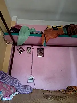 Snapshot of broken2005 chatting on 13, 3, 2026 broken2005 online show from 13, 3, 2026