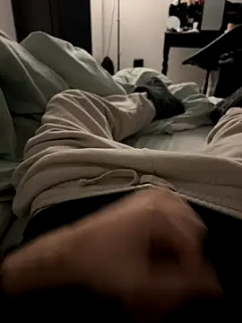 Snapshot of Frankieyyy1 chatting on 5, 1, 2026 Frankieyyy1 online show from 5, 1, 2026