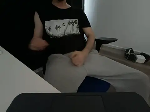 Snapshot of Frankieyyy1 chatting on 1, 4, 2026 Frankieyyy1 online show from 1, 4, 2026