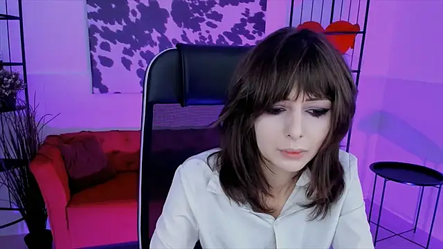 CrystallBloom online show from 7, 10, 2025