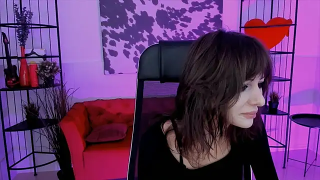 CrystallBloom online show from 8, 10, 2025