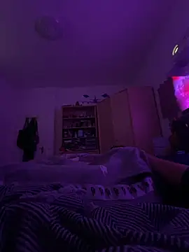 Snapshot of xmilolivex chatting on 15, 10, 2025 xmilolivex online show from 15, 10, 2025