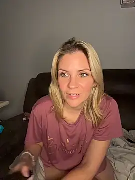 Snapshot of Lexi-Lux-X chatting on 17, 2, 2026 Lexi-Lux-X online show from 17, 2, 2026