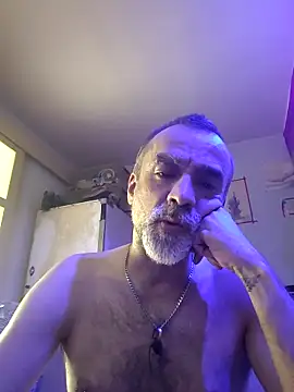 Snapshot of GabyCollado5 chatting on 10, 9, 2025 GabyCollado5 online show from 10, 9, 2025