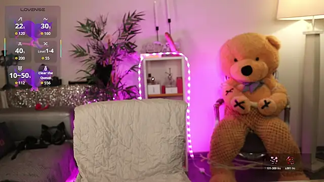 Snapshot of NovaHollisx chatting on 4, 2, 2026 NovaHollisx online show from 4, 2, 2026