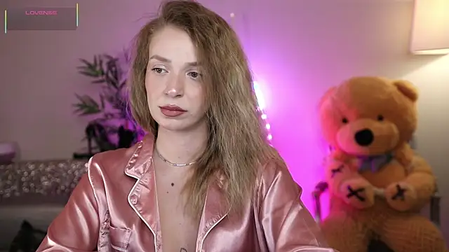 Snapshot of NovaHollisx chatting on 11, 4, 2026 NovaHollisx online show from 11, 4, 2026