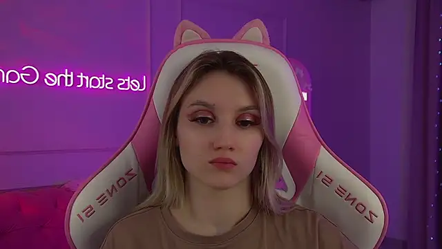 Snapshot of StacyEvances chatting on 2, 3, 2026 StacyEvances online show from 2, 3, 2026