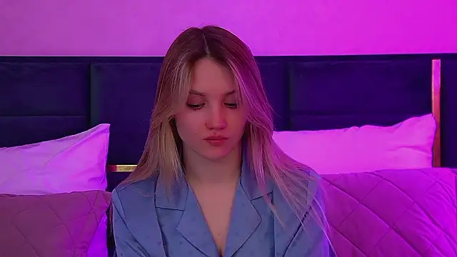 Snapshot of StacyEvances chatting on 6, 3, 2026 StacyEvances online show from 6, 3, 2026