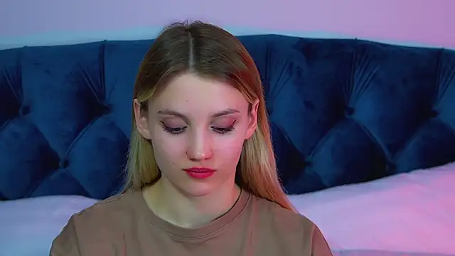 Snapshot of StacyEvances chatting on 24, 4, 2026 StacyEvances online show from 24, 4, 2026