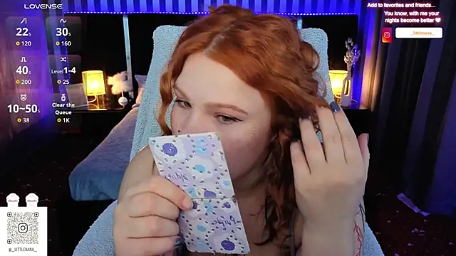 Snapshot of Clumsy_Nana chatting on 3, 10, 2025 Clumsy Nana online show from 3, 10, 2025