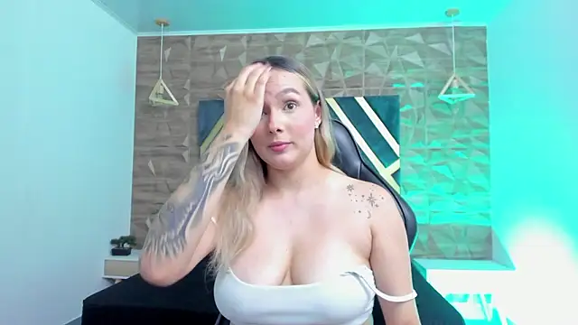 Emmaa white  online show from 21, 3, 2026