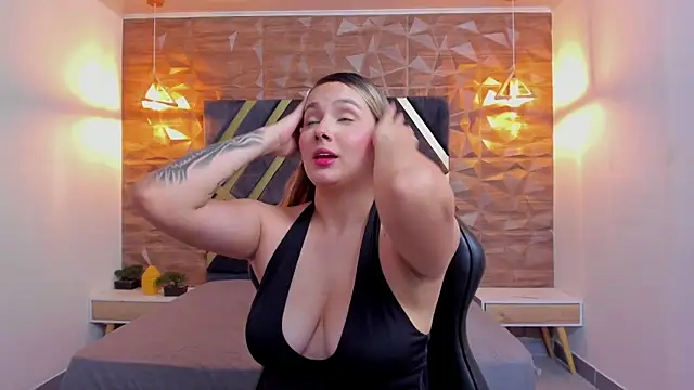 Emmaa white  online show from 16, 4, 2026