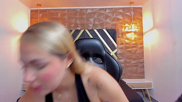 Snapshot of Emmaa_white_ chatting on 2, 5, 2026 Emmaa white online show from 2, 5, 2026