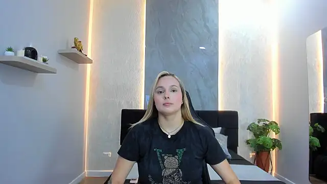 Snapshot of Emmaa_white_ chatting on 26, 5, 2026 Emmaa white online show from 26, 5, 2026