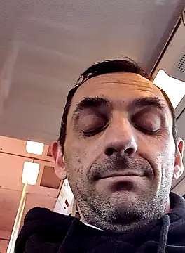 Snapshot of hotmen83 chatting on 25, 3, 2026 hotmen83 online show from 25, 3, 2026